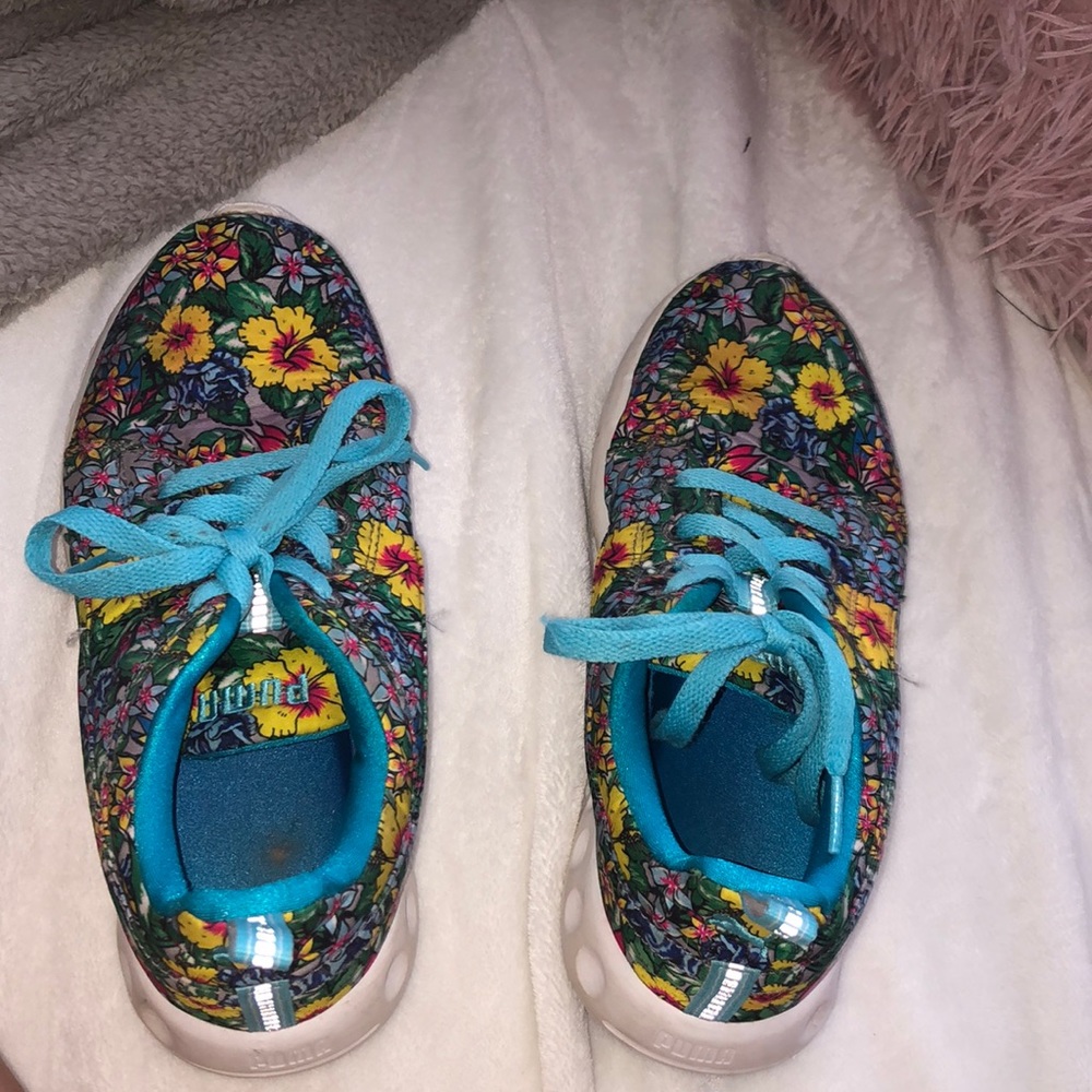 Puma sneakers